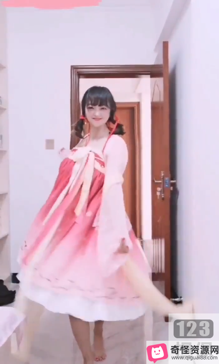 《张花花的51部精彩视频,模特、摄影工作室负责人、车模、平面模特、礼仪、COS类、互动类、舞蹈类、抖音变身舞、神话-奔赴山海、走秀摇摆、尬摇等精彩表演!》