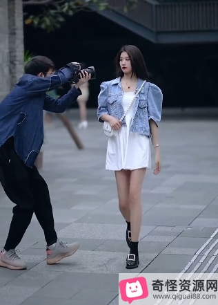 虎牙超人气宅男粉超爱精选网红《兰兰鹿鹿》交友门事件绝版合集(正片+抖音精选)【7V-2.5G度盘】