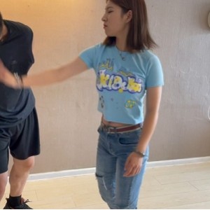 麗击天使YC-211208-4：25分钟高清视频，嘉欣施展鞭腿报废渣男