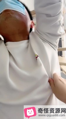 乔安运动女神暴力踢裆/耳光虐乳/鞭刑spbf27397视频时长20分钟