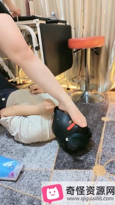 雾凌霜寒:双S鞭打、捆绑、圈养奴、sp、高跟踩踏、口水视频全程81分钟完整版