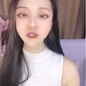 绝美神乳女神小鱼儿乳玩年！高清视频1V3G，百度盘下载，无打码