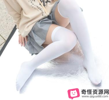 Avove网红美腿露脸资源合集,粉嫩蚌壳尽显绅士神器
