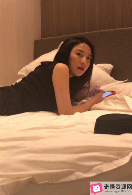 “特莱莎：最银推特女神，8.86g补，收藏百度”