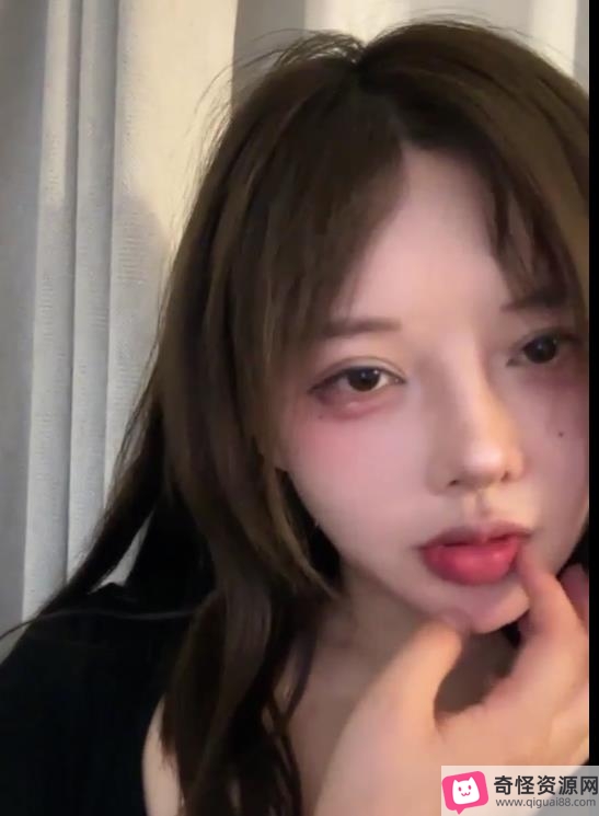 女神唐泽雪回归自拍作品4V2.1G火爆人气，车灯大了肥了S孩子