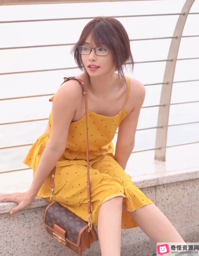 P站女神+Kylie最新户外展示【10v2.13g百度云】