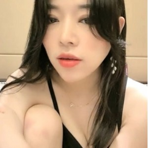 艺术小雅：大罩杯美腿主播，10.2G直播视频收藏