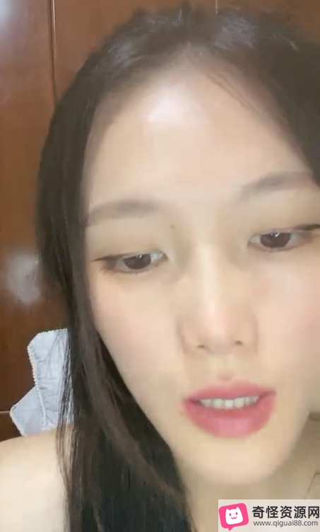 清纯妹子萌萌现场表演，水花直流1v+639m