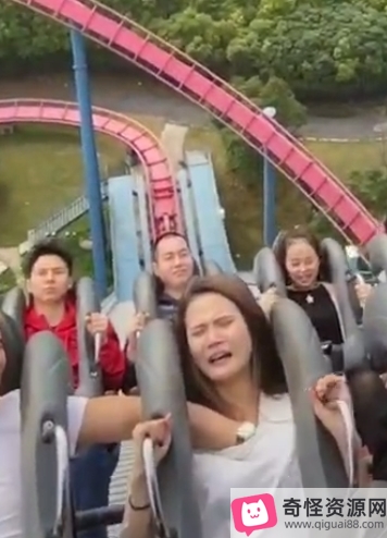 优质稀缺互动合集13V1.61G，精彩公共场所被拍解压视频