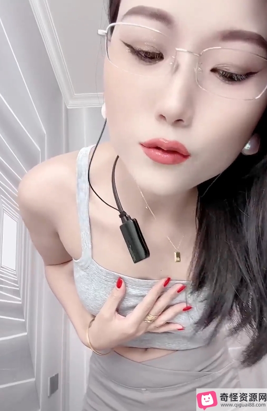 快手美臀后摇73部御姐6.5G冷艳紧身裤合集