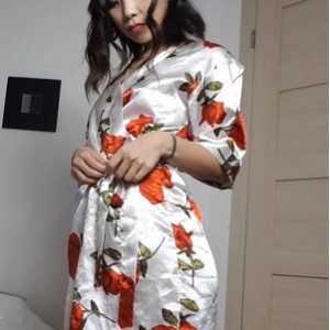 50部82GAikomoe玩耍合集惊艳骚动