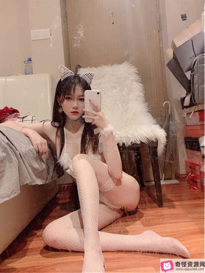 微博魔法秋秋高能合集52部66G跪求硬盘