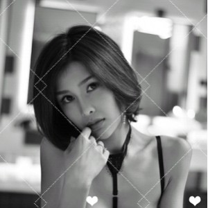 奔跑的晶骡儿推特私拍14套合集86V1.95G绝密展示