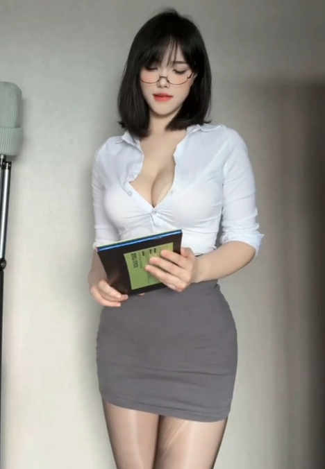 琳铛抖音超反差秘语微密合集100+套2.75G身材绝了