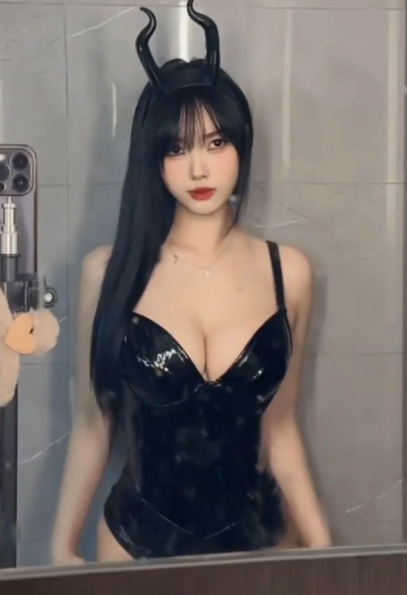 琳铛抖音超反差秘语微密合集100+套2.75G身材绝了