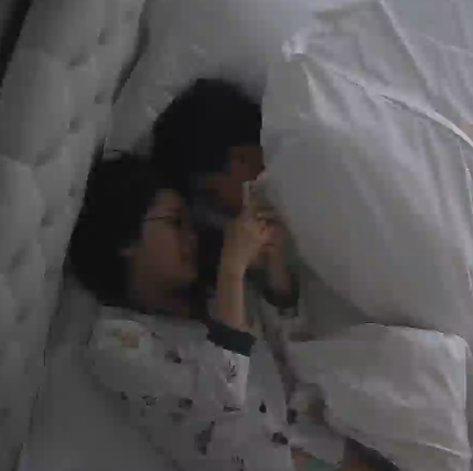 乐橙骚学妹薄纱内衣合集多部1.49G优质珍藏