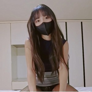 抖音爱玩熊熊私房视频15V21G太粉嫩了