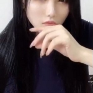 易直播妮妮酱丝足舔脚1V199M优质美足