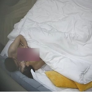 眼镜销售妹7V蜕变实录5.04GB蜜桃成熟时