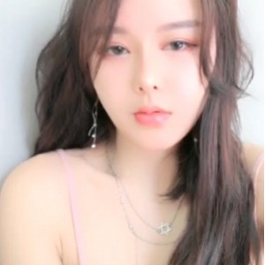 Arion蜜桃臀露脸合集pikpak271V99G火辣