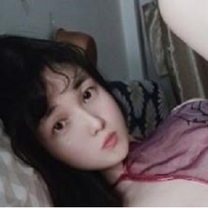 P站超级人气高品质混血优质大眼美女（Erica_hand）最新合集