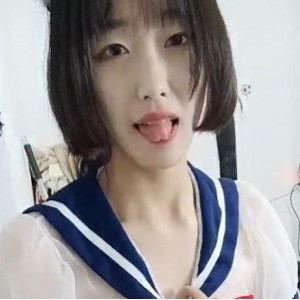 骨逗小奶敷敷私房合集33V21G这身材绝了