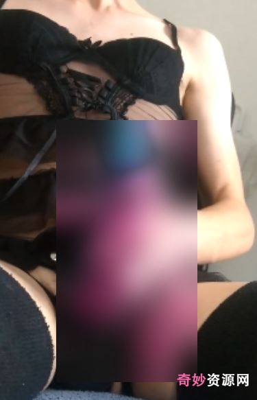 1.8GP站伪娘别样风情视频1V韵味撩人